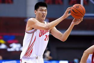 Đỗ Phong: Hy vọng các cầu thủ trẻ sau khi lên sân khấu sẽ cố gắng phòng thủ, cố gắng giành bóng rổ.